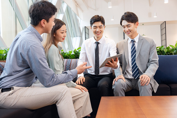 年度經(jīng)營計劃：聚焦核心業(yè)務(wù)，提升核心競爭力