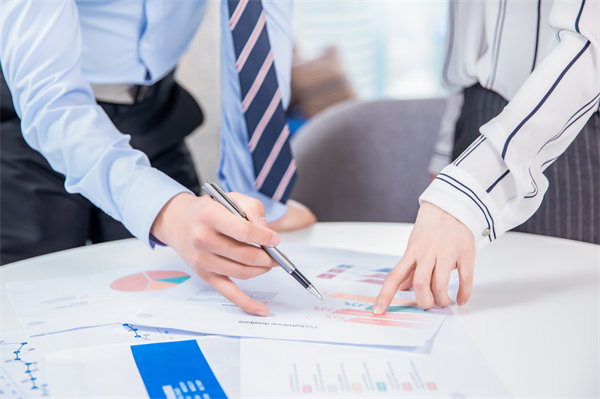薪酬管理與員工績效評估聯(lián)動，實(shí)現(xiàn)企業(yè)員工共同成長