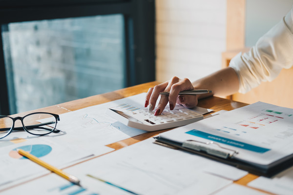 企業(yè)設(shè)立預(yù)算管理小組是不是由個(gè)人組建的？