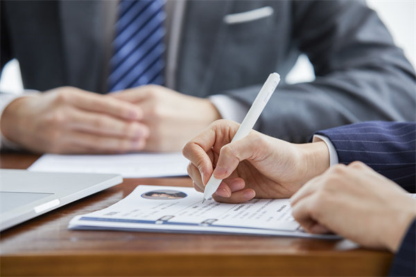 招聘新趨勢：企業(yè)如何精準定位并吸引頂尖人才？