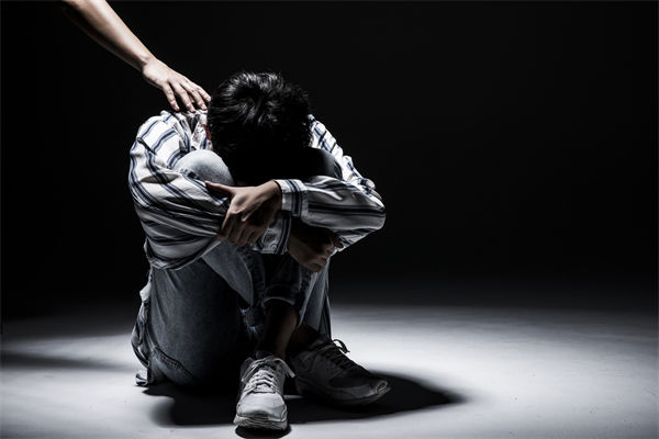 女子漏接電話被市監(jiān)所工作人員辱罵，人力資源管理有何感悟？