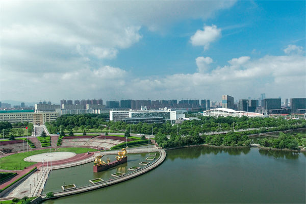 南昌戰(zhàn)略咨詢公司如何為企業(yè)定制長遠發(fā)展規(guī)劃？