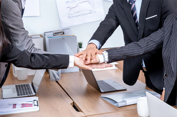 年度經營計劃如何與企業(yè)的長期戰(zhàn)略目標相銜接？