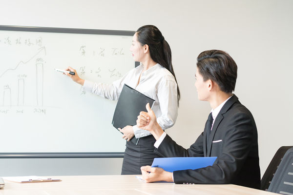 跨部門協(xié)作時(shí)，如何公平地衡量和評(píng)估每個(gè)人的績(jī)效？