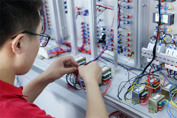哪些行業(yè)人才火爆就業(yè)市場？人力資源管理有何啟發(fā)？