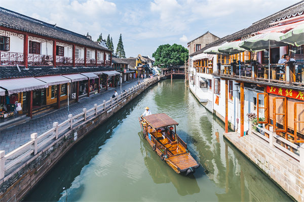 以文化賦能經(jīng)濟社會發(fā)展，企業(yè)營銷管理對此有何啟發(fā)？