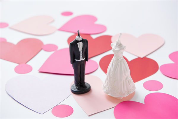 5月10日起結(jié)婚離婚不需要戶口本，人力資源怎么看？